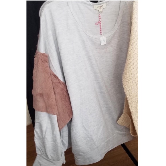 Soft Mauve Fur Bubble Sleeve Oversized Grey Top! - Picture 7 of 9